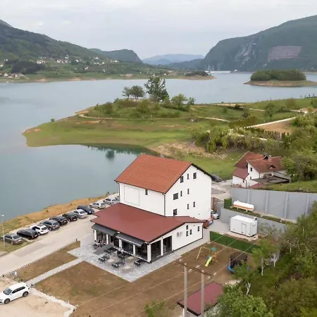 Perla Jezera Hotel